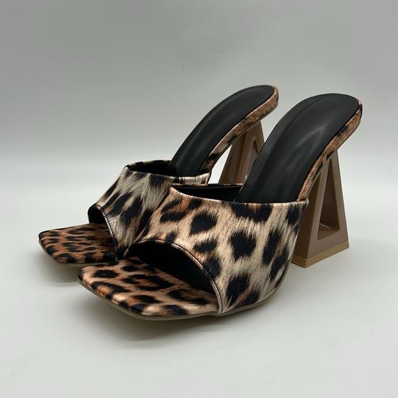 2337- Leopard Print Block Heel Vegan Mules Size 7 - Picture 3 of 8